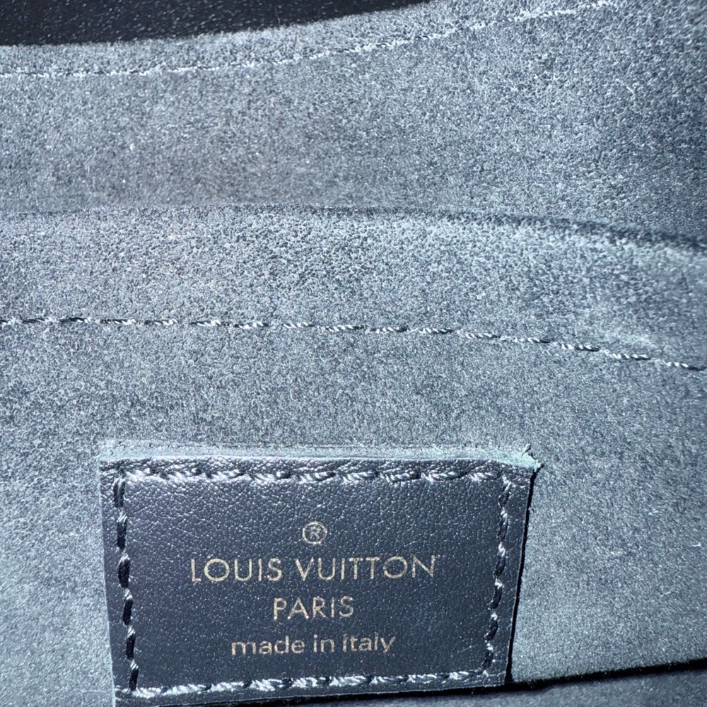 Louis Vuitton New Wave MM Chain bag - Picture 11 of 13